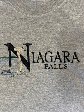 Niagara Falls Embroidered Short Sleeve Tee - Gray